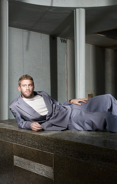 Tim Den Besten photographed by Jouk Oosterhof for de Volkskrant